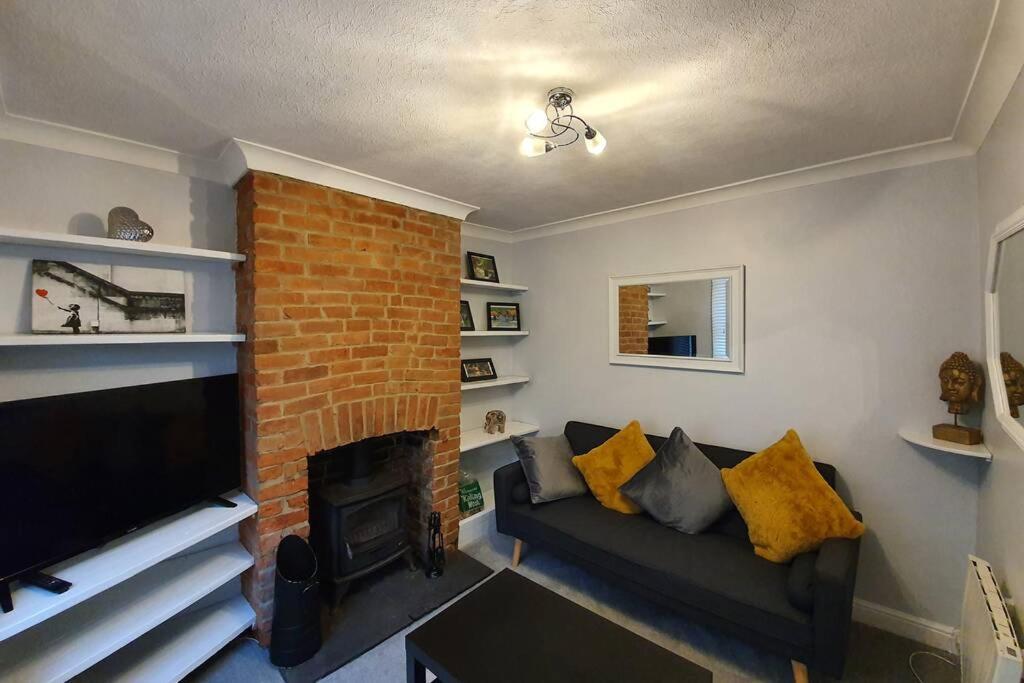 Cosy, Quirky, Comfy 'N' Chic House- Swindon Exterior foto